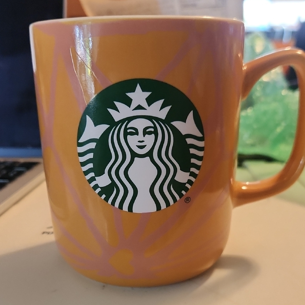 Starbucks Mug 2021 Orange Geometric Design 15 oz Ceramic Coffee Mug